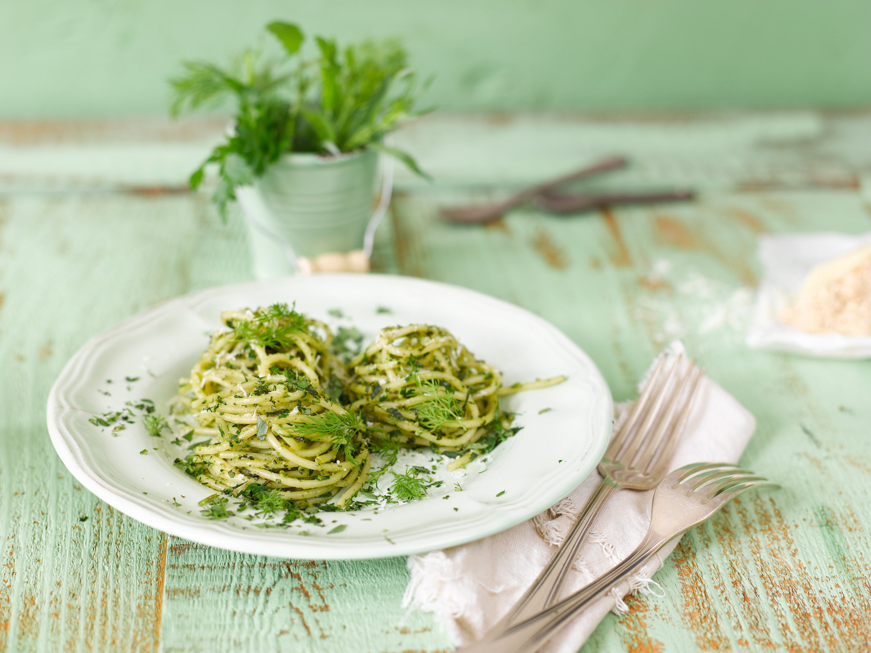 Spaghetti mit 7-Kräuter-Pesto | So is(s)t Italien