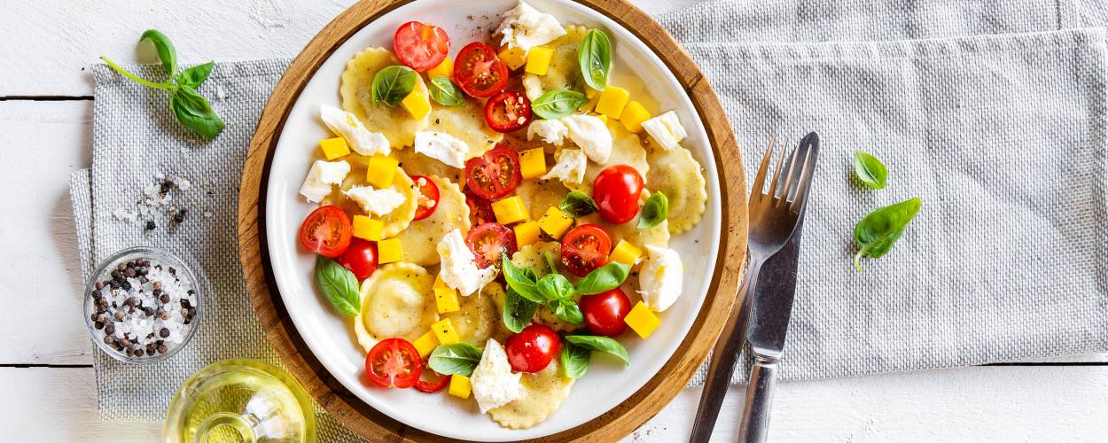 Raviolisalat mit Mango