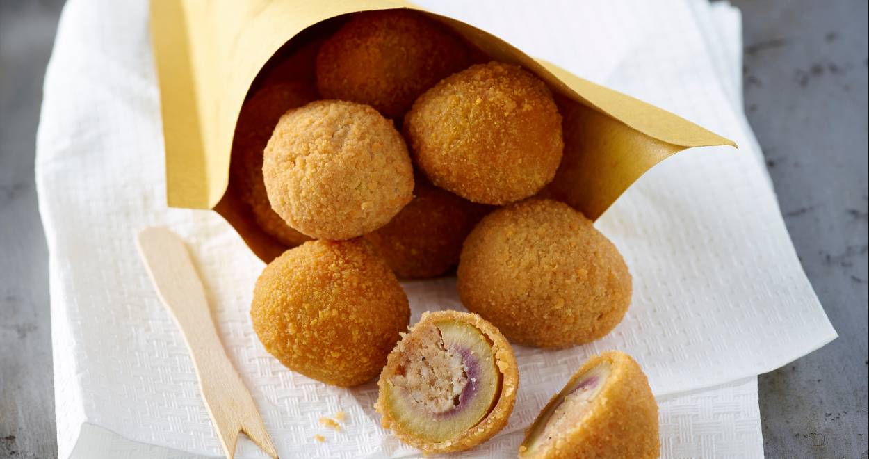 Gefüllte und frittierte Oliven