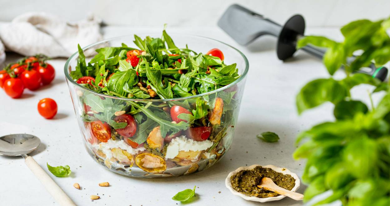 Lauwarmer Kartoffel-Caprese-Salat mit Rucola