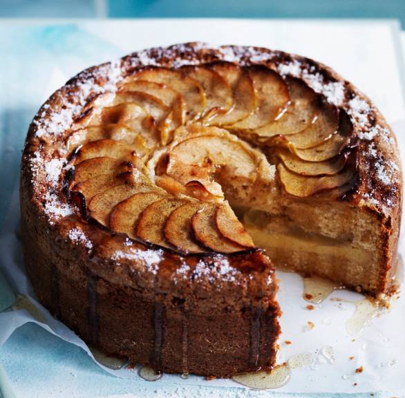 Saftiger Apfelkuchen mit Vanille-Pudding-Schicht