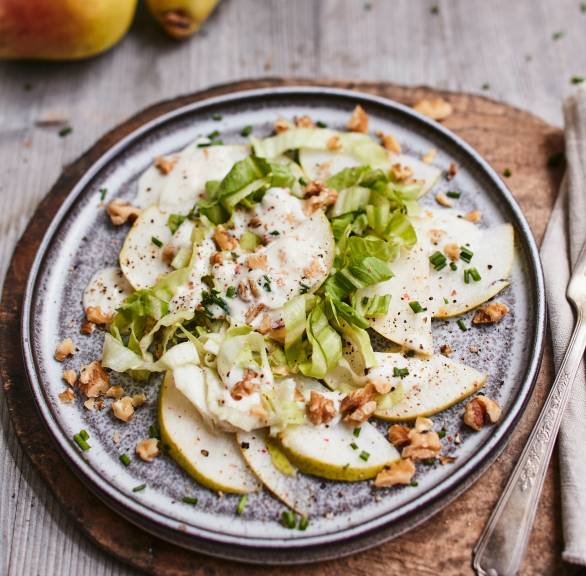 Birnensalat mit Walnüssen
