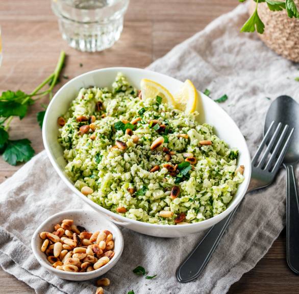 Blumenkohlsalat mit Pinienkernen