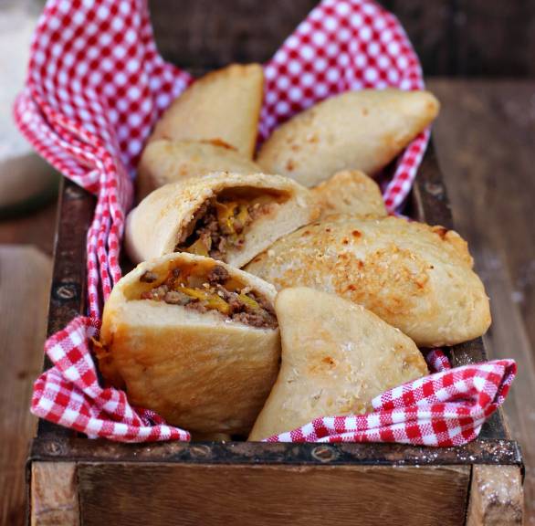 Mini-Teigtaschen mit Lammhack-Gemüse-Füllung