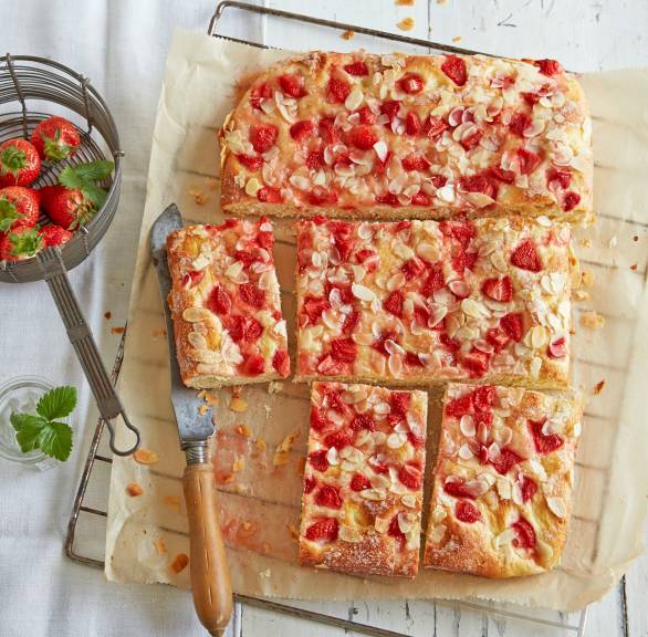 Butterkuchen mit Erdbeeren
