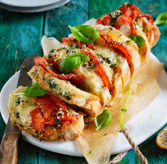 Würziges Tomaten-Käse-Fächerbrot