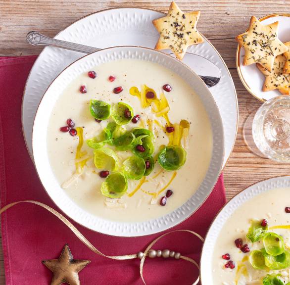 Topinambur-Cremesuppe mit Rosenkohl