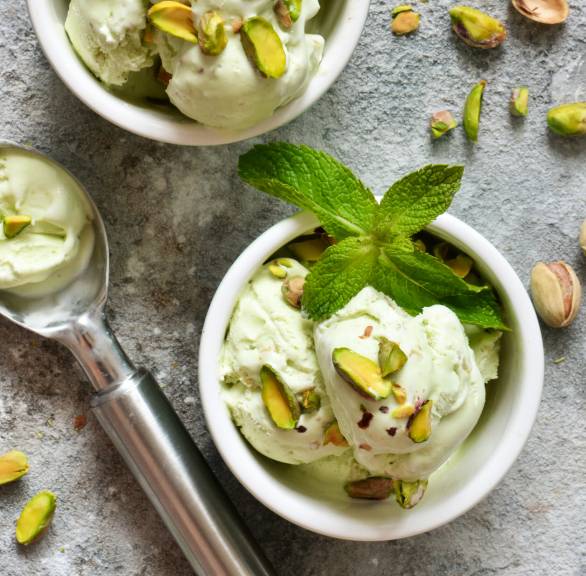 Cremiges Avocado-Pistazien-Eis