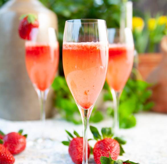 Erdbeer-Basilikum-Prosecco