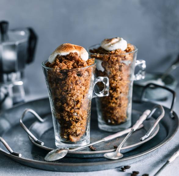 Espressogranita mit Sahnehaube