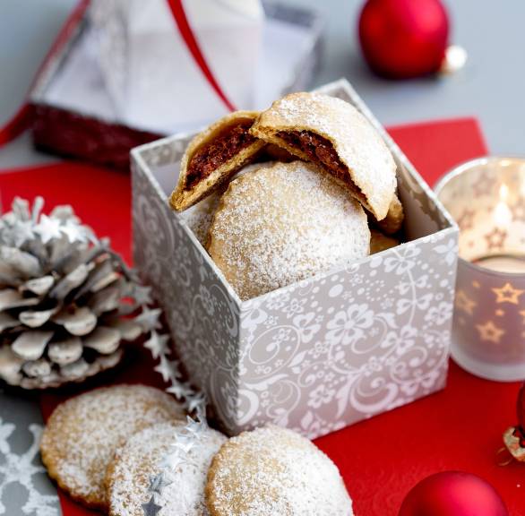 Einfache Baiser-Plätzchen mit Mandeln & Schoki | SoIsstItalien Einfache Baiser-Plätzchen mit Mandeln & Schoki | SoIsstItalien