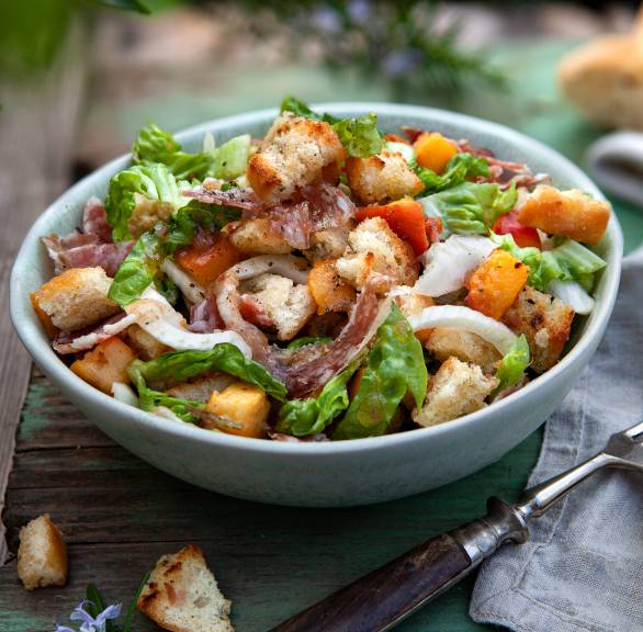 Focaccia-Panzanella mit Fenchel