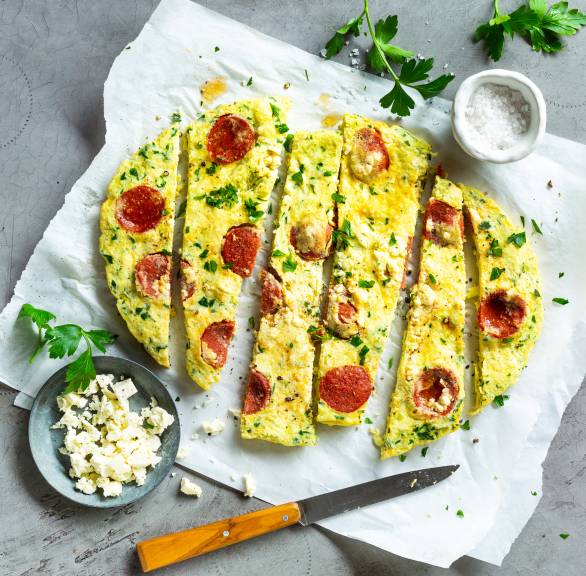 Frittata mit Salami und Feta
