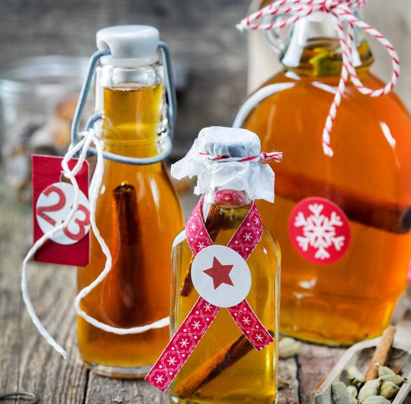 Fruchtiger Gewürzlikör