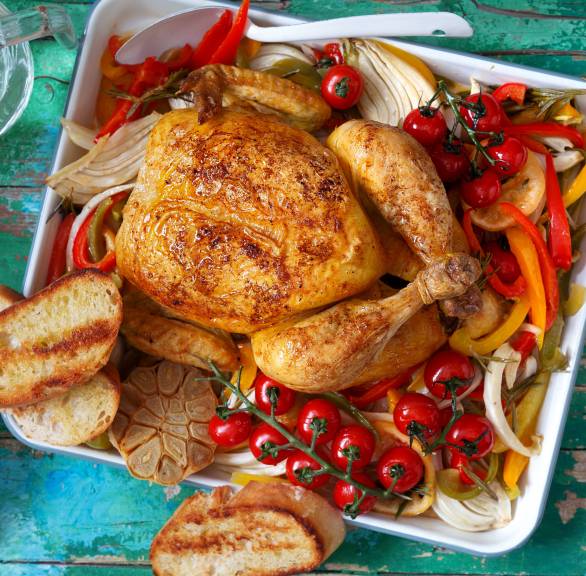 Zitronenhähnchen aus dem Ofen mit buntem Gemüse