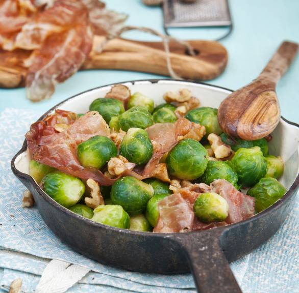 Gebratener Rosenkohl mit Südtiroler Speck und Walnüssen