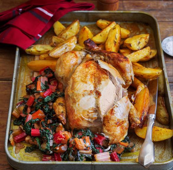 Gefüllte Poularde mit Rosmarinkartoffeln und Gorgonzola-Mangoldgemüse