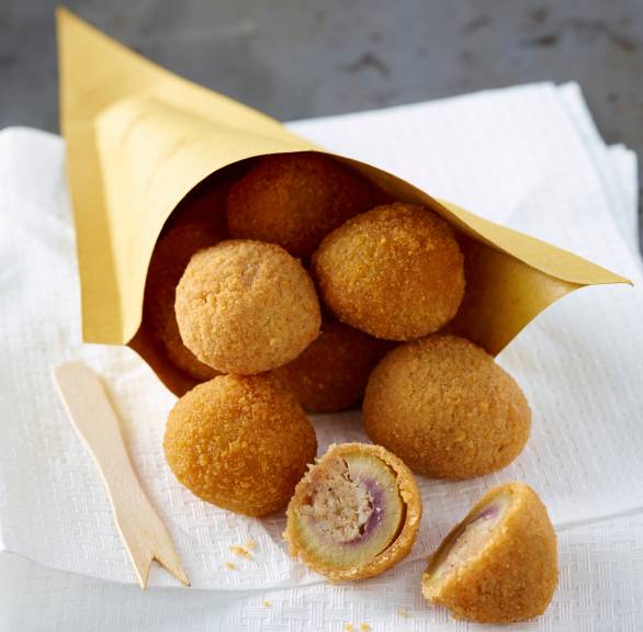 Gefüllte und frittierte Oliven
