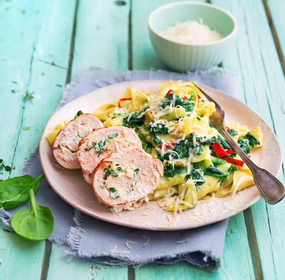 Hähncheninvoltini auf Spinat-Pappardelle