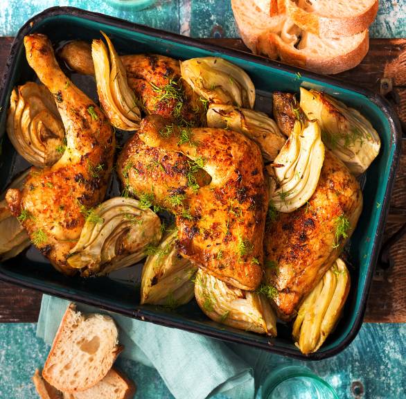 Hähnchenkeulen und Fenchel aus dem Ofen