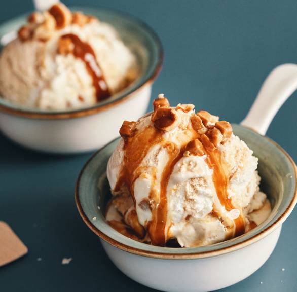 Haselnuss-Karamell-Eis