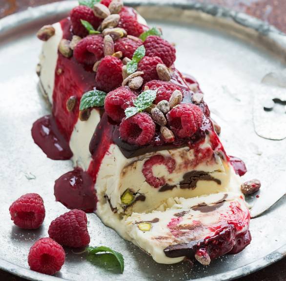 Himbeer-Pistazien-Semifreddo