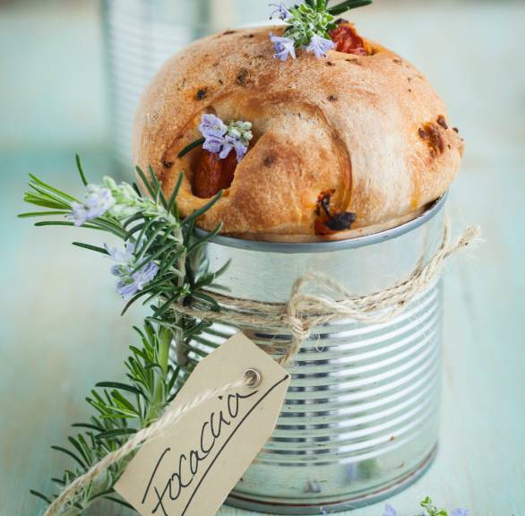 In der Dose gebackene Tomatenfocaccia