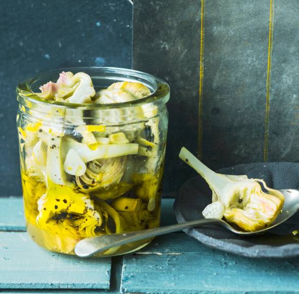 In Olivenöl eingelegte Artischocken