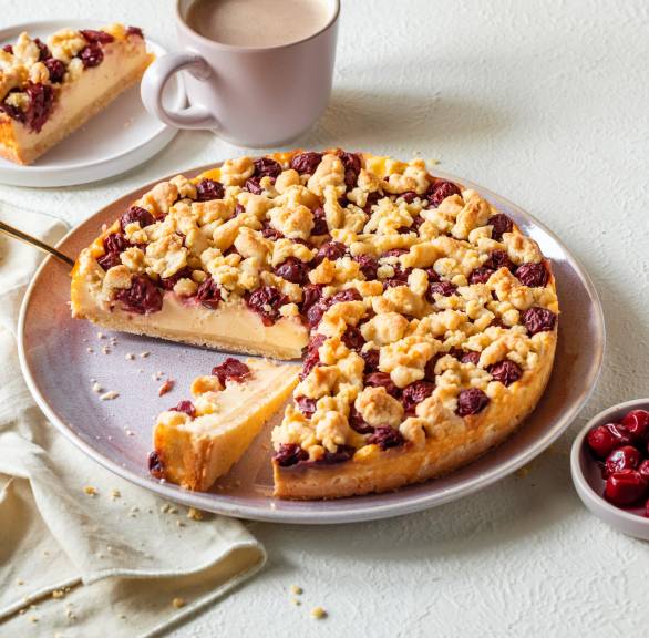 Kirschkuchen mit Puddingcreme und Streuseln