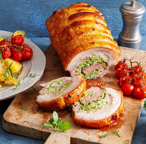 Krosser Schweinerollbraten mit Kirschtomaten und Fenchel