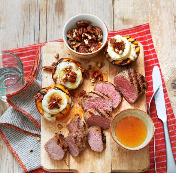 Lammlachs vom Grill mit Ziegenkäse-Nektarinen