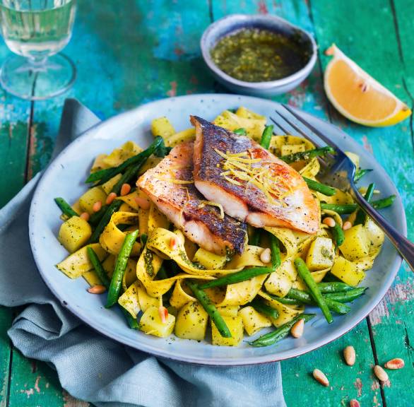 Ligurische Pasta mit gebratenem Wolfsbarsch