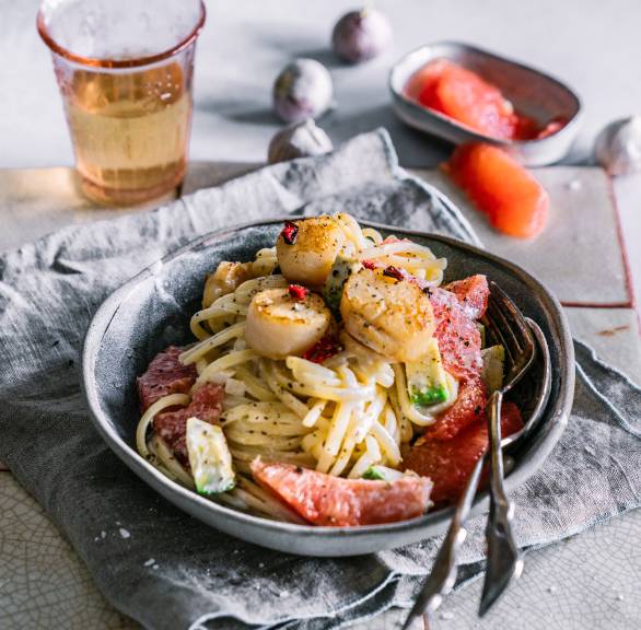 Linguine mit Jakobsmuscheln und Grapefruit