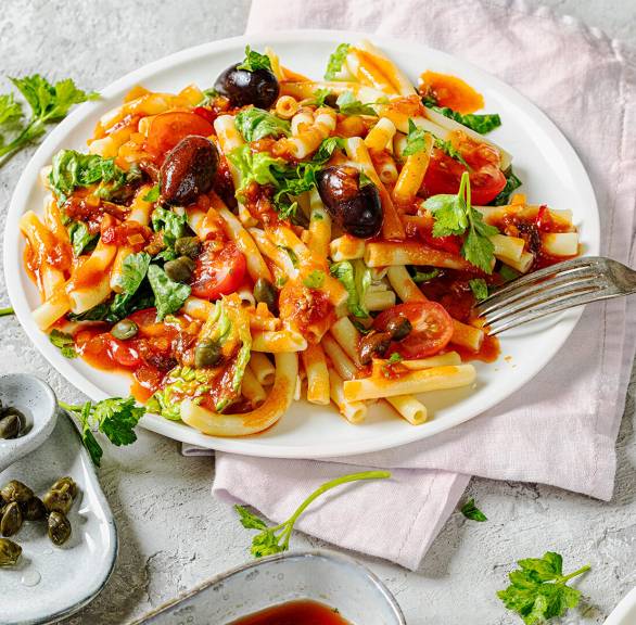 Maccheroni-Salat alla puttanesca