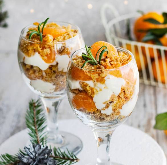 Mandarinen-Schichtdessert im Glas