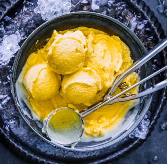 Mango-Sahne-Eis