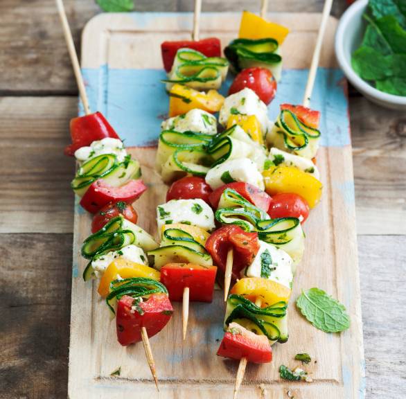 Marinierte Gemüse-Käse-Spieße