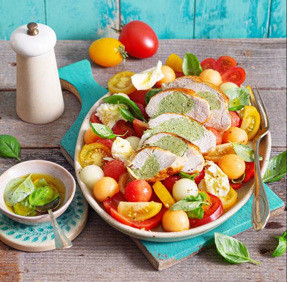 Melonensalat mit gefüllter Hähnchenbrust