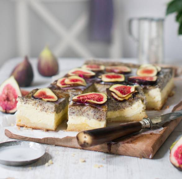 Mohn-Käsekuchen mit Feigen