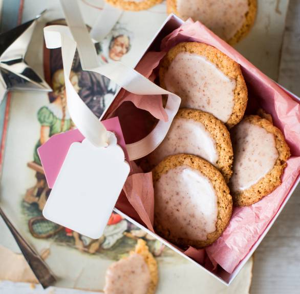 Einfache Baiser-Plätzchen mit Mandeln & Schoki | SoIsstItalien Einfache Baiser-Plätzchen mit Mandeln & Schoki | SoIsstItalien