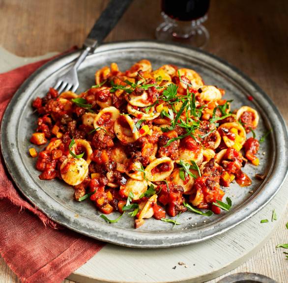 Orecchiette mit Salsiccia-Auberginensugo