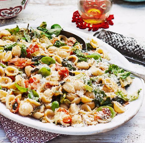 Orecchiette mit Schinken und Tomaten