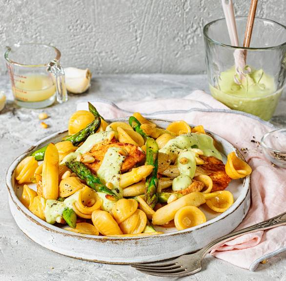 Orecchiette-Spargel-Salat mit Hähnchen