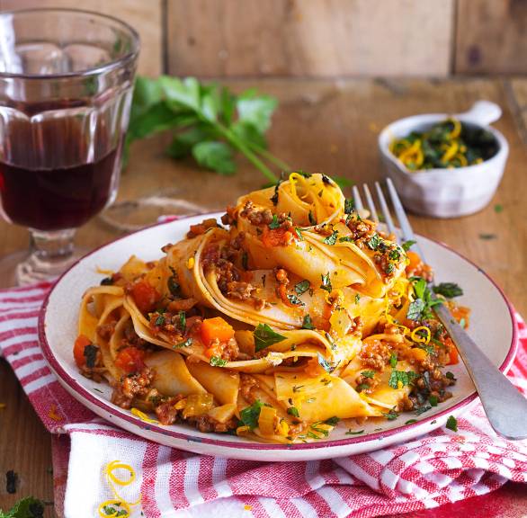 Pappardelle mit fruchtiger Lammbolognese