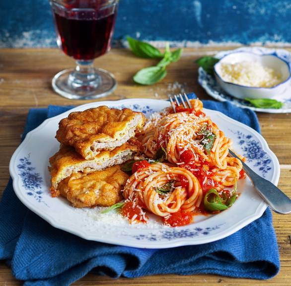 Piccata milanese mit Spaghetti Napoli