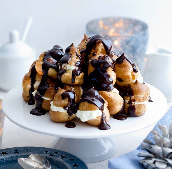 Profiteroles mit Schokoladensoße