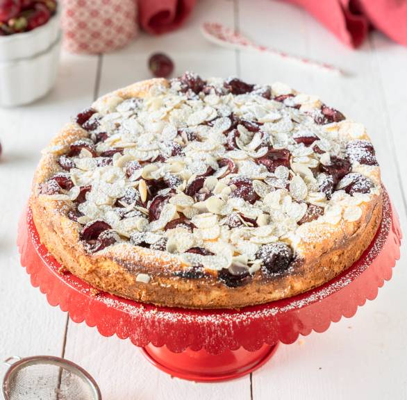 Ricotta-Mandelkuchen mit Kirschen