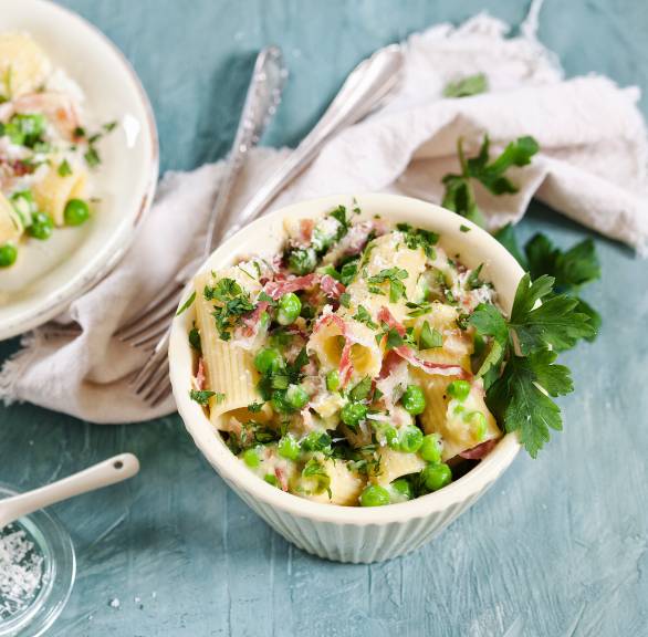 Rigatoni mit Erbsen-Carbonara