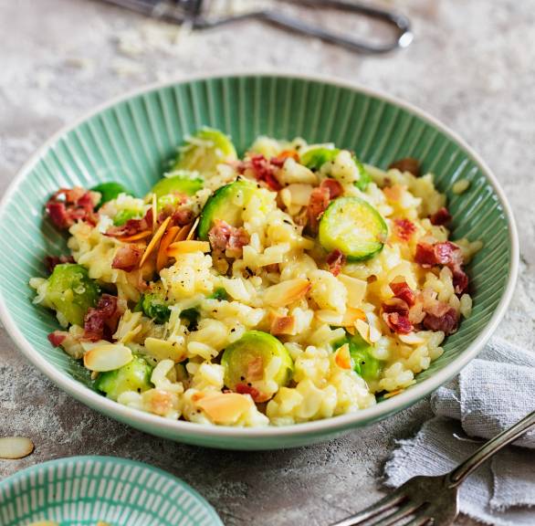 Rosenkohl-Risotto mit Pancetta und Mandelblättchen