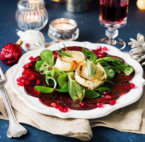 Rote-Bete-Carpaccio mit gratiniertem Ziegenkäse
